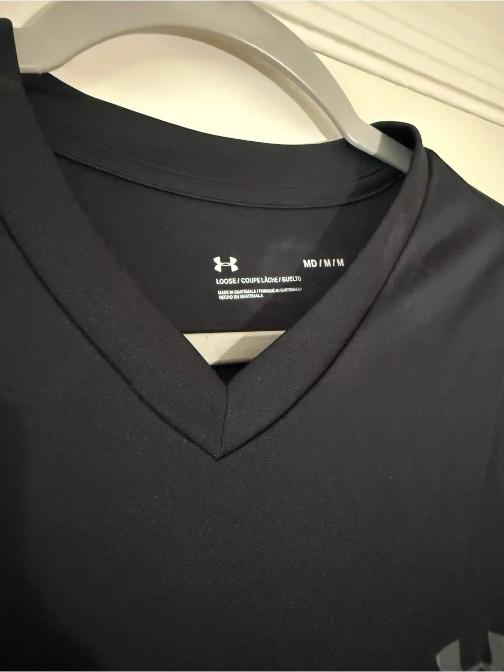 Under Armour Men’s Black V-Neck Performance Tee Size Medium